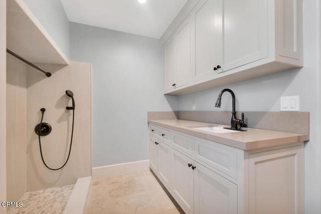 45 Valley Vista Drive, Camarillo CA: https://media.crmls.org/mediaz/14d3c535-c63b-4a2b-9ca3-7eef915ec489.jpg