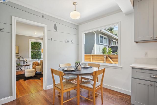 400 Paloma Ave, Pacifica CA: https://media.crmls.org/mediaz/14d4f1f0-a560-4454-8dd0-8322d265bf12.jpg