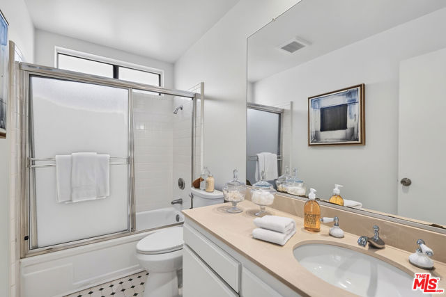 15167 Magnolia Boulevard, E photo 19