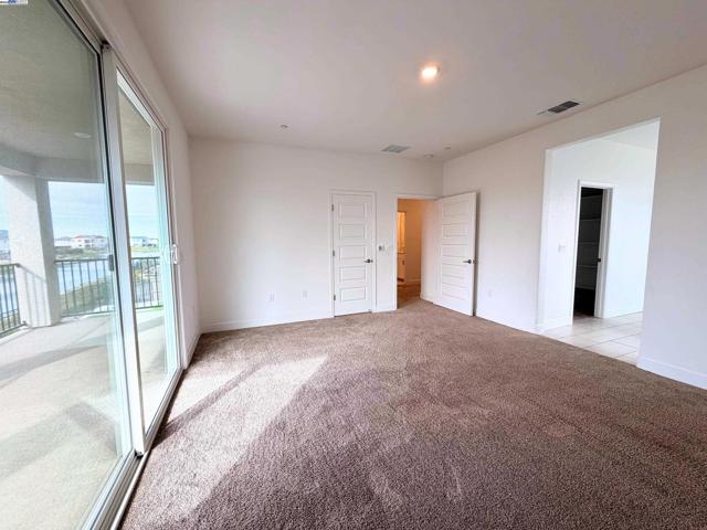 10349 Baldy Dr, Stockton CA: https://media.crmls.org/mediaz/14d58e28-3245-4782-90e8-dc9eaf01d75e.jpg