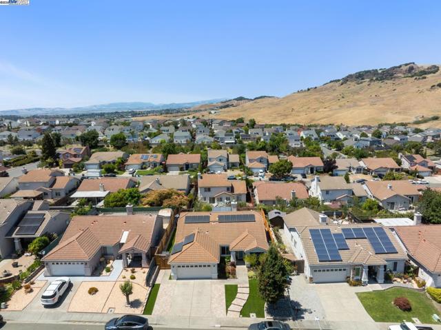 5408 La Salle Way, Vallejo CA: https://media.crmls.org/mediaz/14d63eee-9b78-432a-9418-44fe91c58403.jpg