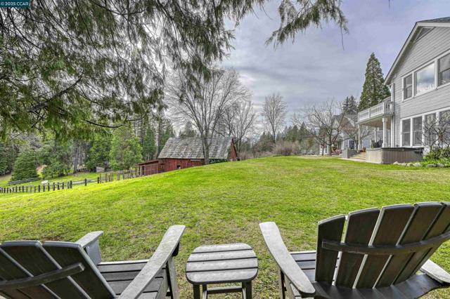 11417 Red Dog Rd, Nevada City CA: https://media.crmls.org/mediaz/14d76de5-029b-4dda-8ba9-bb2d72a72db9.jpg