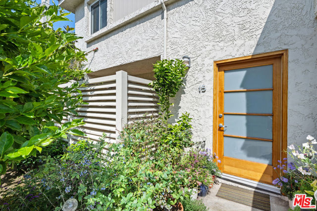 2016 Euclid Street, Santa Monica CA: https://media.crmls.org/mediaz/14d833ac-b394-4ed7-bb10-52c8d16e4176.jpg