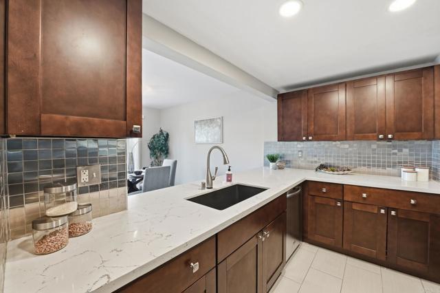 Detail Gallery Image 7 of 36 For 374 Forest Pl, Vista,  CA 92083 - 2 Beds | 1/1 Baths