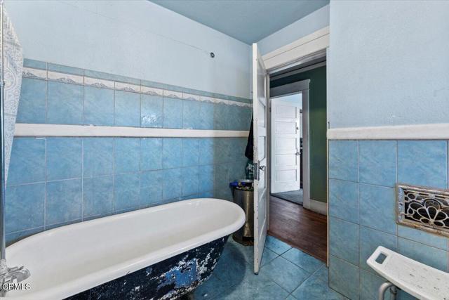 Detail Gallery Image 21 of 32 For 1749 W 49th St, Los Angeles,  CA 90062 - 4 Beds | 2/1 Baths