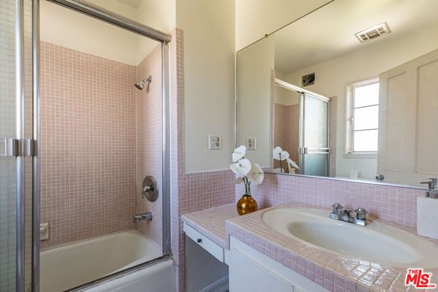 9801 Hillgreen Place photo 19