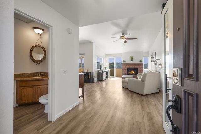 Detail Gallery Image 7 of 66 For 631 Concerto Glen, Escondido,  CA 92025 - 3 Beds | 2/1 Baths