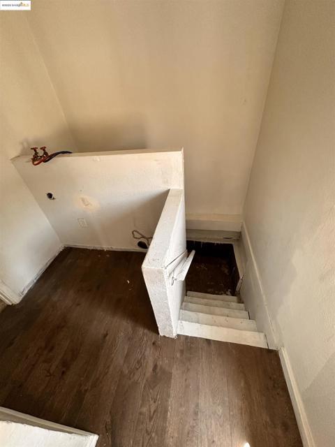 1342 Garvin Ave, Richmond CA: https://media.crmls.org/mediaz/14d9a54f-a59d-4d8d-b92e-96a9c79079f7.jpg