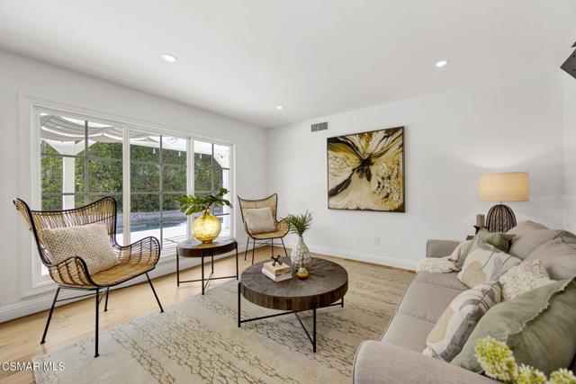 1661 Oldcastle Place, Westlake Village CA: https://media.crmls.org/mediaz/14d9b9ec-2d7e-4340-95e2-46ec8c68a57e.jpg
