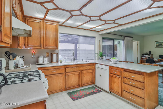 11820 Doral Avenue, Porter Ranch CA: https://media.crmls.org/mediaz/14da9b79-bb28-4e09-aaa3-6cde17427c76.jpg