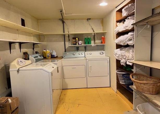 5520 S Highway 1,  CA: https://media.crmls.org/mediaz/14dad46a-467e-45ca-be22-d7ebc0104c95.jpg
