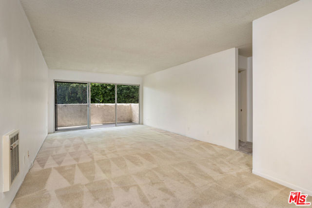 8400 De Longpre Avenue, West Hollywood CA: https://media.crmls.org/mediaz/14db30bc-111b-4b1a-951b-701431f623fc.jpg
