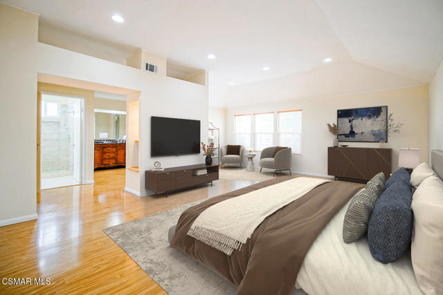 2111 Peak Place, Thousand Oaks CA: https://media.crmls.org/mediaz/14dc3960-67a5-4b76-bcf4-a3e4686b0d80.jpg