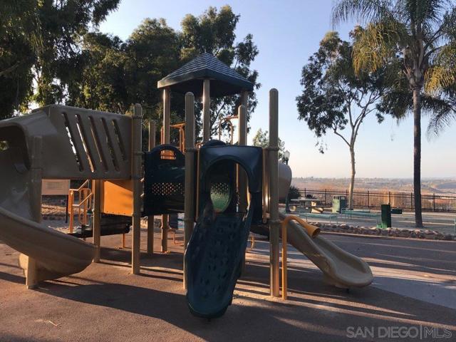 1525 Monroe Avenue, San Diego CA: https://media.crmls.org/mediaz/14dc5031-f35b-4383-aa3f-4adafb0737b9.jpg