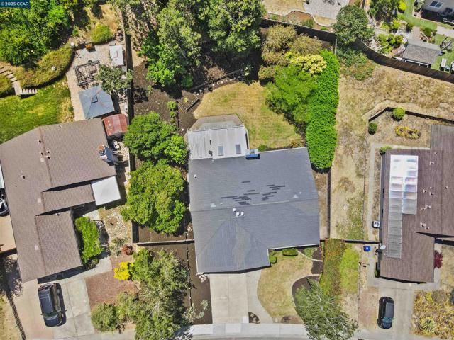 4924 Rocky Rd, Richmond CA: https://media.crmls.org/mediaz/14dc5105-6f68-4bbb-94eb-39b2e7f40e53.jpg