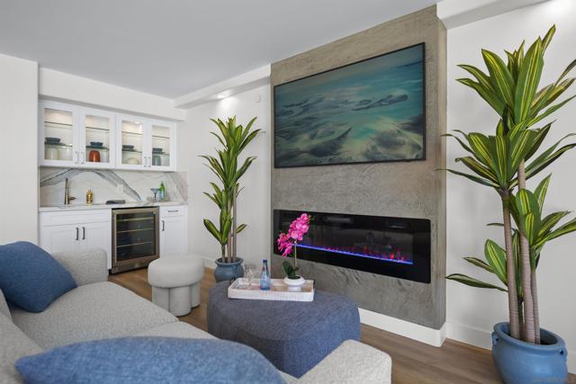 1820 Avenida del Mundo, Coronado CA: https://media.crmls.org/mediaz/14dcadb1-bda2-4f08-95cb-28207ba1d2a1.jpg
