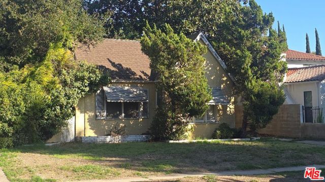 4948 North Denny Avenue photo 1