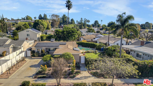 9610 Odessa Avenue, Northridge CA: https://media.crmls.org/mediaz/14de3573-1afb-4ff7-82e9-539b1dcbb014.jpg