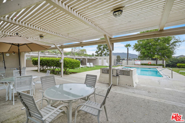 30473 Mulholland Hwy, Agoura Hills CA: https://media.crmls.org/mediaz/14deb6ca-3c89-466c-9692-0e9300c1bfa1.jpg