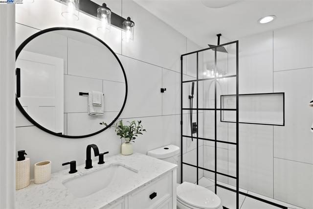 3198 Vintage Crest Dr, San Jose CA: https://media.crmls.org/mediaz/14deb842-65d7-4b26-a7b8-6576e2411cef.jpg