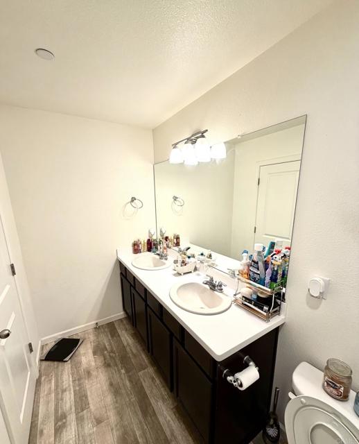 Detail Gallery Image 6 of 8 For 3637 N Mccaffrey Ave, Fresno,  CA 93722 - 4 Beds | 3 Baths