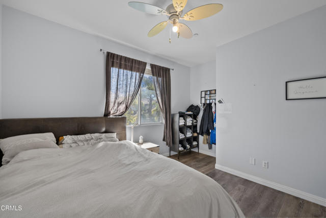 2012 Keltic Lodge Drive, Oxnard CA: https://media.crmls.org/mediaz/14df1568-412c-459e-bb7e-d5f6506bbf13.jpg