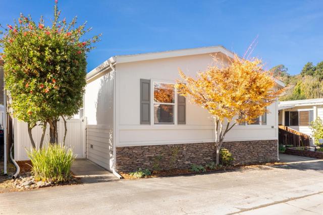 165 Anita Avenue, Aptos CA: https://media.crmls.org/mediaz/14df2d9a-06f6-47d4-b685-4807120d0c3d.jpg