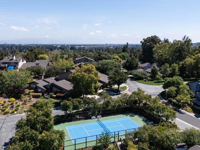 2 Hallmark Circle, Menlo Park CA: https://media.crmls.org/mediaz/14dfaaf2-db0b-43ff-b17a-c0ab4aaf06d7.jpg