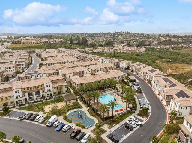 Detail Gallery Image 60 of 69 For 1763 Laurelwood Way, Oceanside,  CA 92057 - 3 Beds | 2/1 Baths