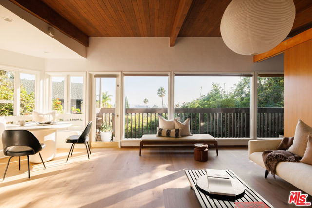 1 Bed Home for Sale in Los Angeles, California