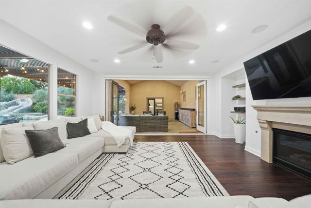 2914 Morning Creek Road, Chula Vista CA: https://media.crmls.org/mediaz/14e0887b-edb2-46ed-b021-23e3ba9dcbd3.jpg