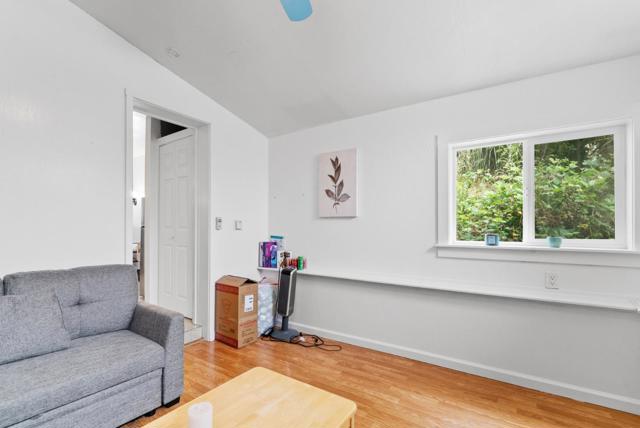 532 Moonrise Lane, Aptos CA: https://media.crmls.org/mediaz/14e0c9c8-096f-4aeb-bd3f-a35bf093573e.jpg