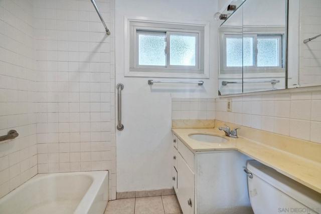 940 Gladys, El Cajon CA: https://media.crmls.org/mediaz/14e0eaa3-26e4-4f23-8524-1bdd7dae780b.jpg
