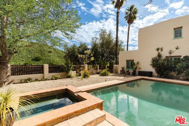 2865 Marquette Drive, Topanga CA: https://media.crmls.org/mediaz/14e102bf-5b3d-4183-8cf7-eb6e53482a2c.jpg