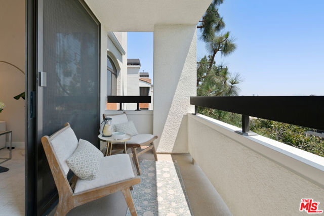 2142 Century Park Lane, Los Angeles CA: https://media.crmls.org/mediaz/14e15e36-0f79-489f-997b-e73a42cbc461.jpg
