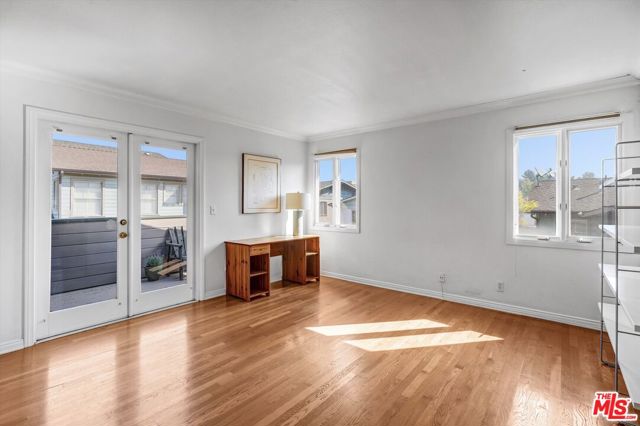 830 E Kensington Road, Los Angeles CA: https://media.crmls.org/mediaz/14e196ce-c3ce-46fb-86aa-d8f58efb0a62.jpg