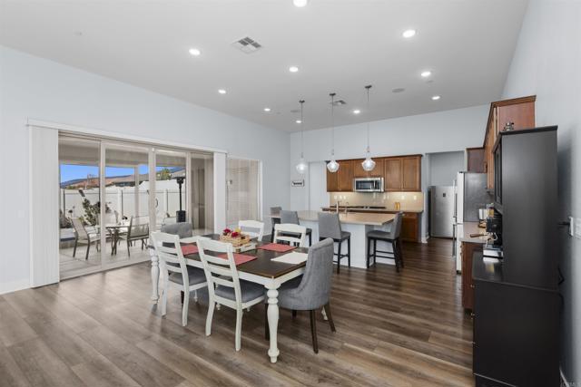 Detail Gallery Image 2 of 53 For 1749 Bowles Ct, Beaumont,  CA 92223 - 4 Beds | 3/1 Baths