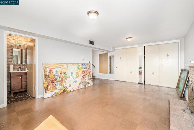 5955 Ralston Ave, Richmond CA: https://media.crmls.org/mediaz/14e23b85-7fe4-4480-a2ea-6f06ead6739c.jpg