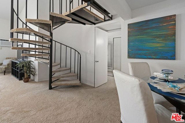 1440 Veteran Avenue, Los Angeles CA: https://media.crmls.org/mediaz/14e2a668-fee6-4495-825f-574a3a850012.jpg