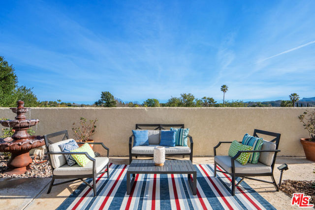 3086 Indian Mesa Drive, Thousand Oaks CA: https://media.crmls.org/mediaz/14e32482-f2fe-48e5-b38b-1e501e1f64e8.jpg