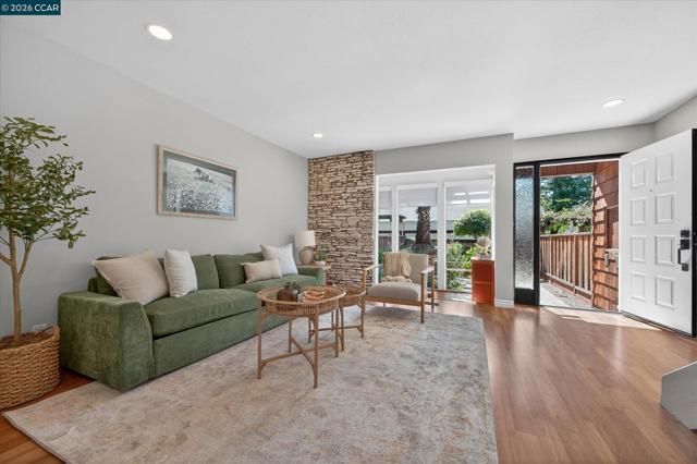 Image 3 of 30 For 1358 Walden Rd