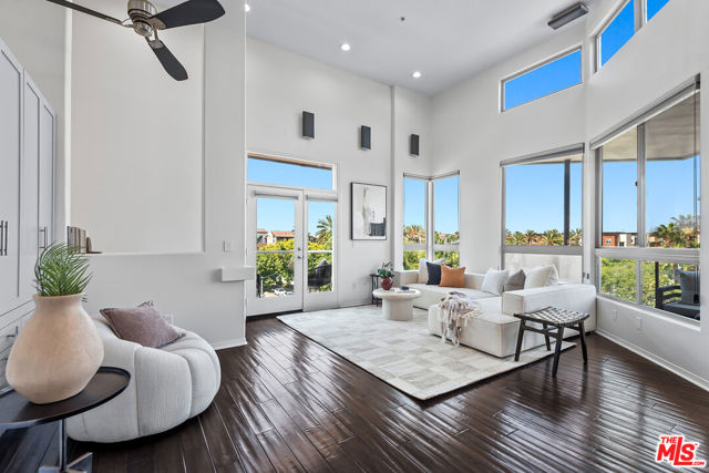 13044 Pacific, Playa Vista CA: https://media.crmls.org/mediaz/14e373d9-4d96-4412-b321-e22ceb4ac6f3.jpg