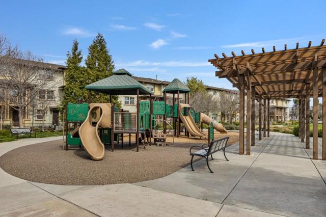 767 Modern Ice Drive, San Jose CA: https://media.crmls.org/mediaz/14e37ce6-f536-4f0f-952f-3064beea6907.jpg