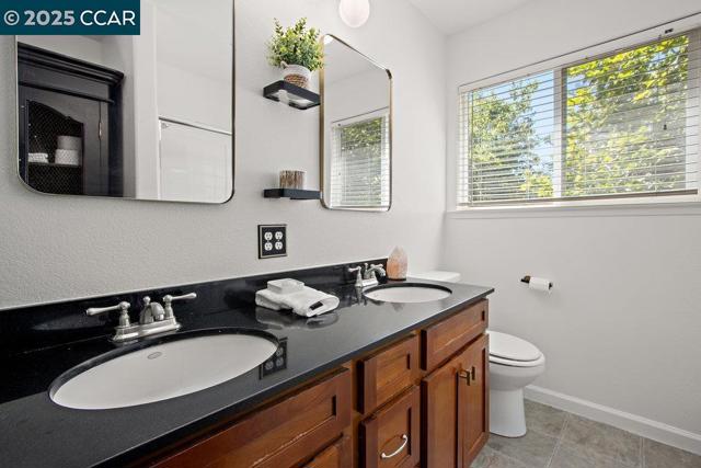 66 Del Hambre Cir, Walnut Creek CA: https://media.crmls.org/mediaz/14e42550-80ae-41a4-9766-03977064eeaa.jpg