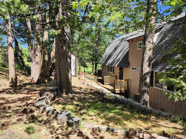 23875 Marshall Way, Twain Harte CA: https://media.crmls.org/mediaz/14e60dee-2b3b-4b0d-864b-2a14c8e839db.jpg