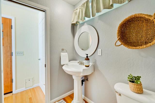 851 Burns Avenue, Aptos CA: https://media.crmls.org/mediaz/14e6f0b1-feb3-4538-b64a-99cad8e5c3cc.jpg