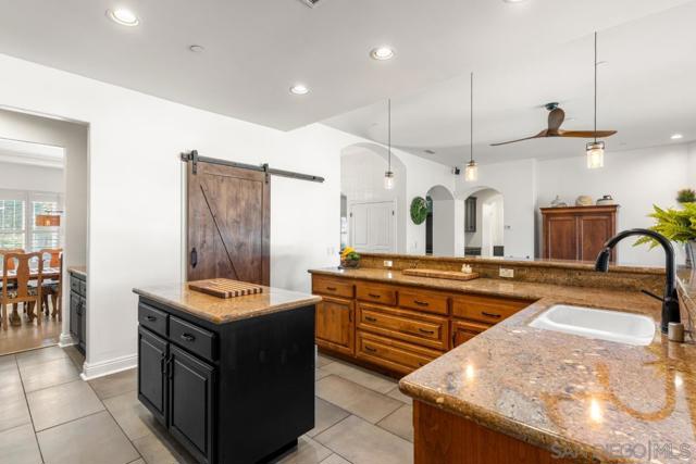 1195 Via Encinos, Fallbrook CA: https://media.crmls.org/mediaz/14e72d23-8d8f-416f-9de2-00720ef7710c.jpg