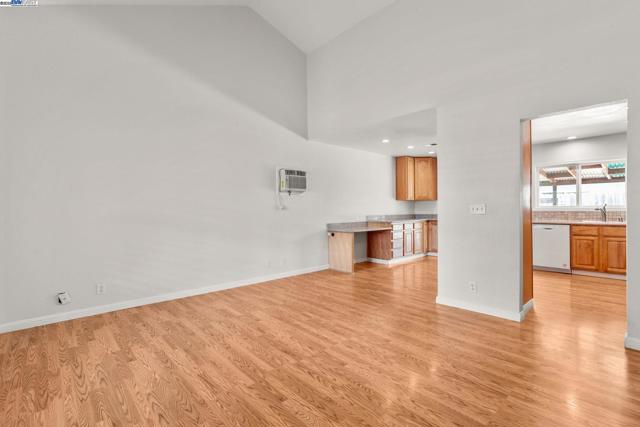 368 Helen Way, Livermore CA: https://media.crmls.org/mediaz/14e875cf-925c-480f-9087-9ab0615579e3.jpg