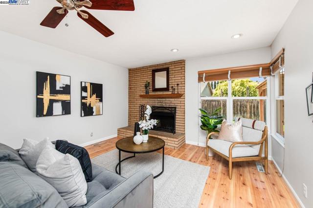285 Edythe St, Livermore CA: https://media.crmls.org/mediaz/14e924d4-d26e-428d-b9b2-052c8c30bef1.jpg