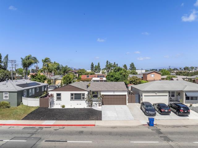 709 4th AVE, Chula Vista CA: https://media.crmls.org/mediaz/14e9860d-54ba-4cb2-837d-fe36e6d877af.jpg